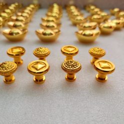TAY NẮM TỦ